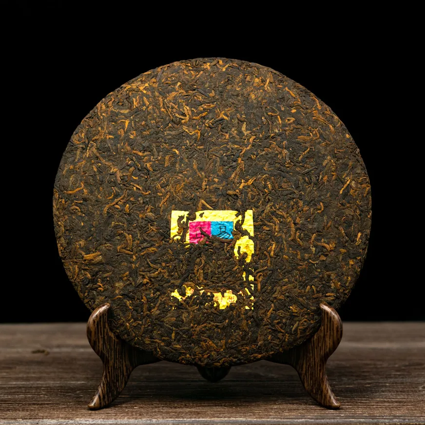 Шу Пуер "Іу Чженшань" 357 грам 2004 рік, Фото Шу Пуер "Іу Чженшань" 357 грам 2004 рік, Картинка
