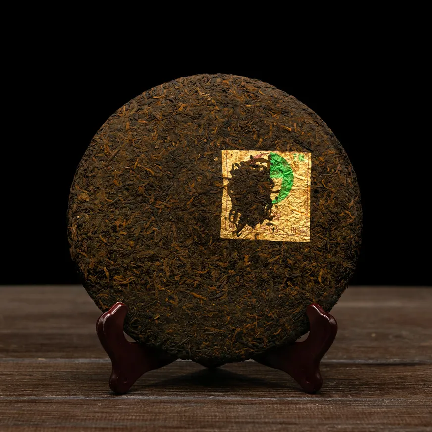 Шу Пуэр "Дворец старых деревьев" 400 грамм 2003 год, Фото Шу Пуэр "Дворец старых деревьев" 400 грамм 2003 год, Картинка